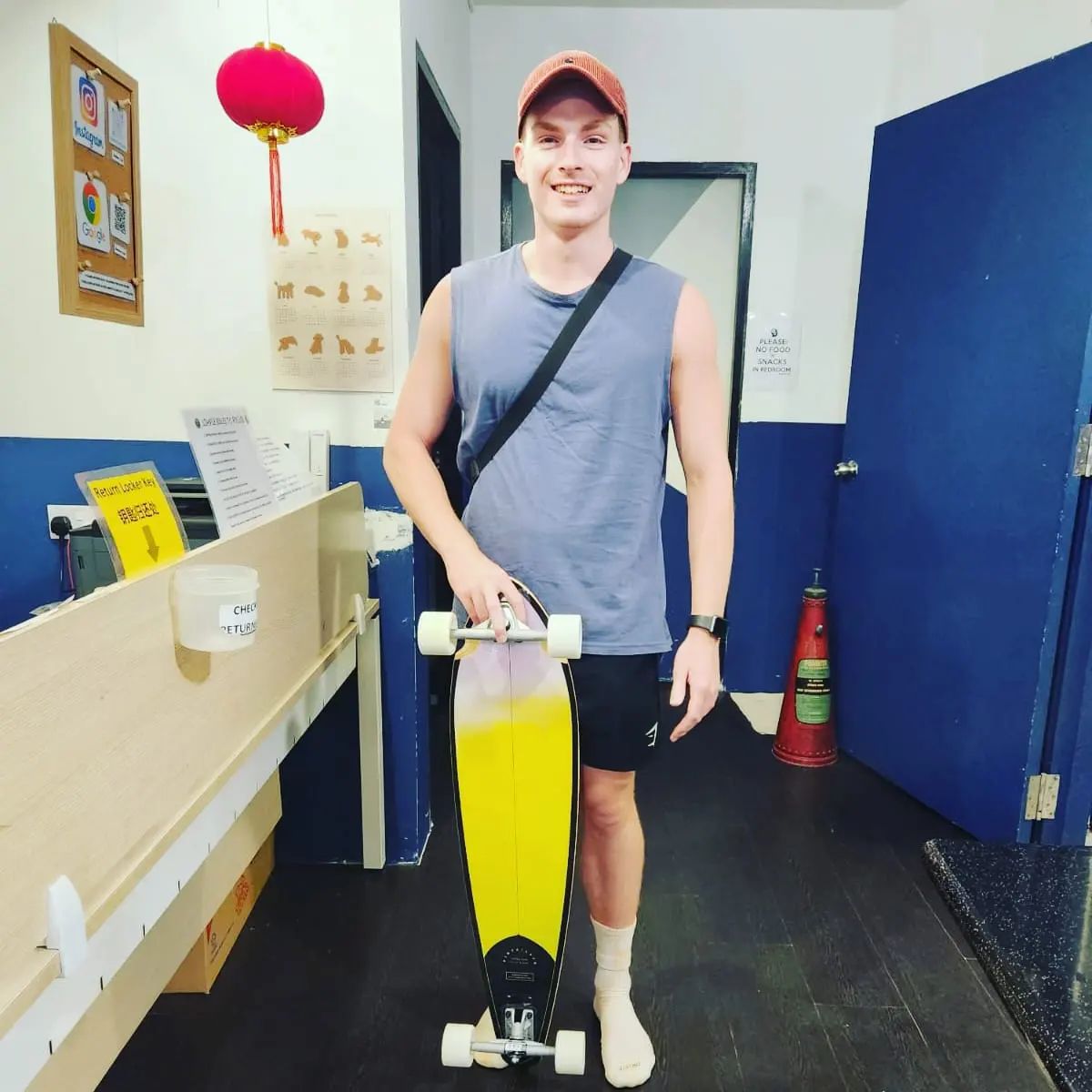 Did you know that our branch at 38 hongkong street provides free usage of longboards and even scooters to all our guests? What are you waiting for! Stay with us today and join us on a tour of the Singapore River!